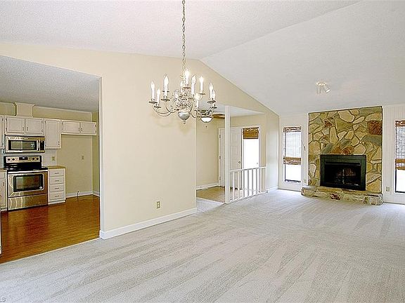 4th image of 85 Evergreen Dr