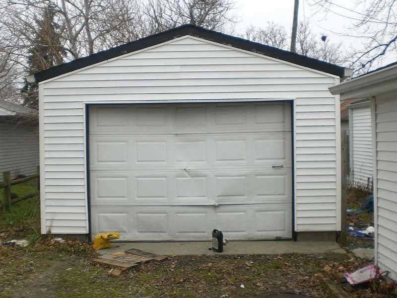 2nd image of 278 S Lynhurst Dr