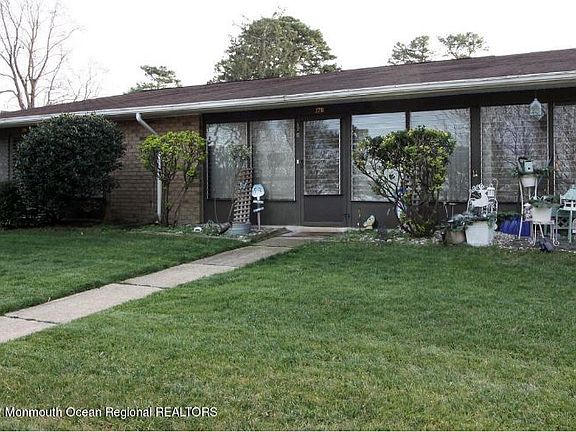 2nd image of 17B Yorkshire Ct