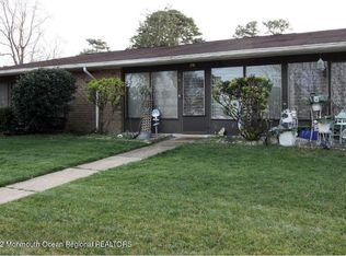 17 Yorkshire Ct #B, Manchester, NJ 08759