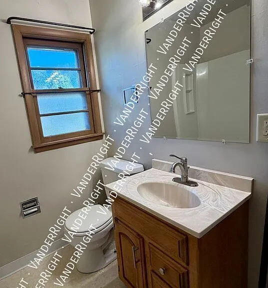 2801 S Summit Ave — Photo 10