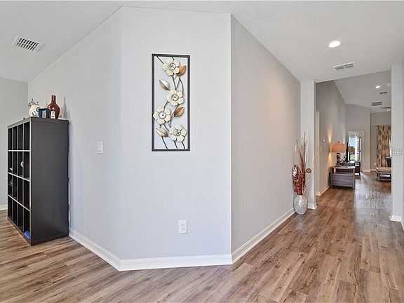 5th image of 4634 Calumet Dr