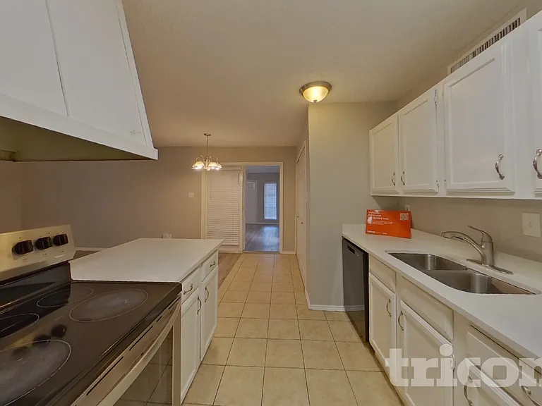 7309 Hedge Dr — Photo 5