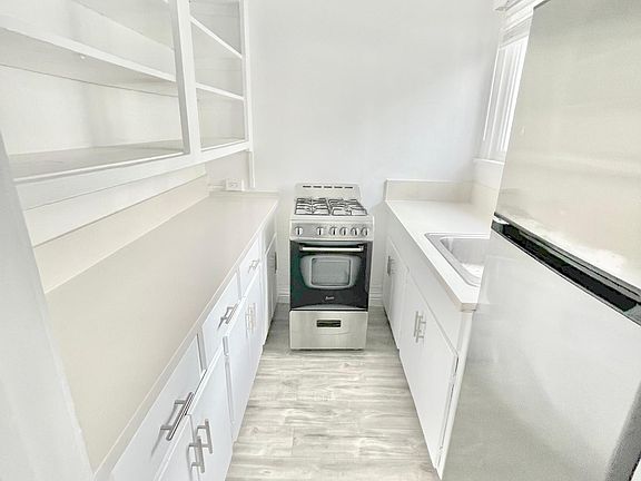 3rd image of 16 Thornton Ave #102