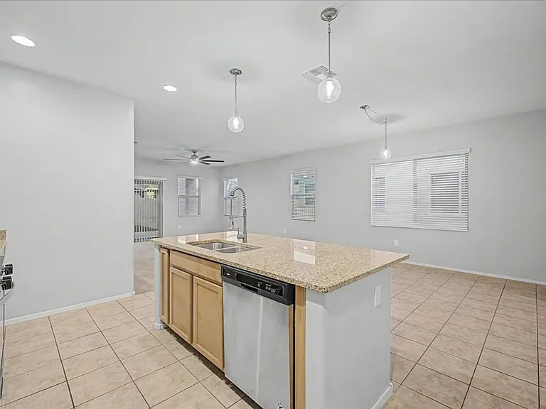 7441 S Via Casa Elegante — Photo 10