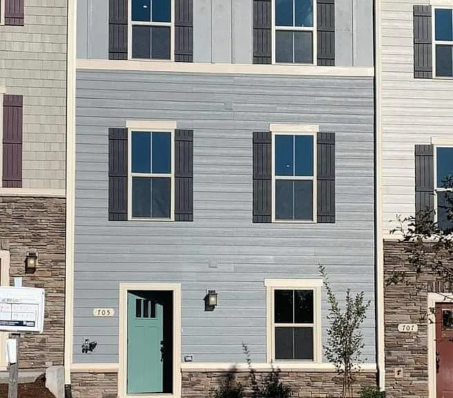 705 Channing Park Cir — Photo 5
