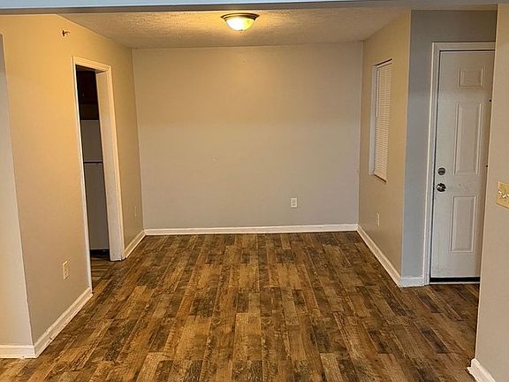 4th image of 270 Tampa Dr