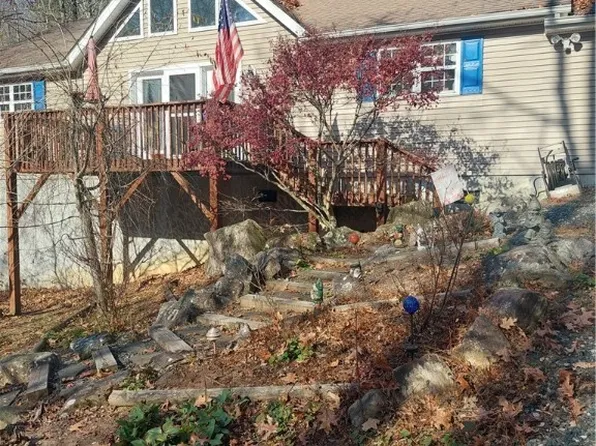 88 Goldfinch Road, Newland, NC 28657