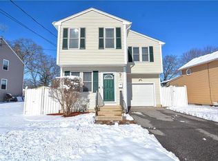83 Park Dr, Riverside, RI 02915