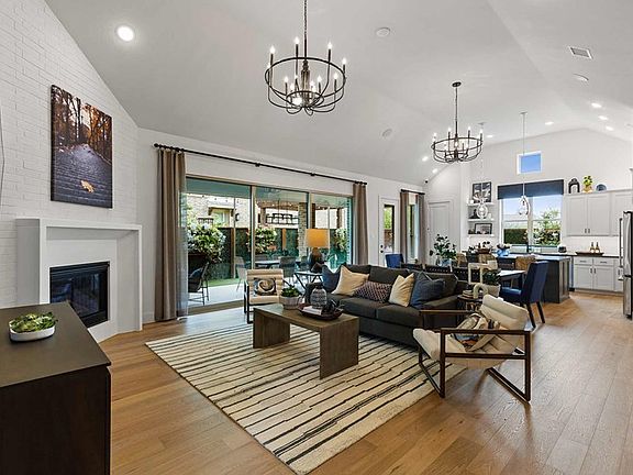 The Indiana - Family Room