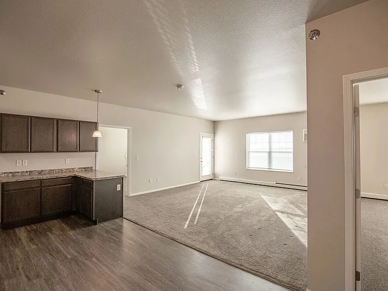 West Creek Crossing Apartments — Photo 10