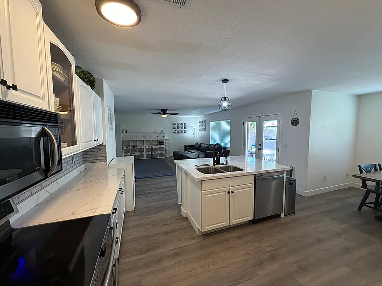 278 E Baylor Ln — Photo 7