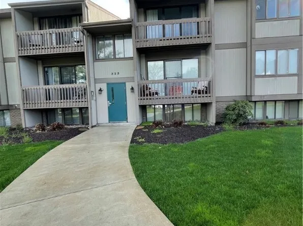 325 Ridge Point Cir APT 34B, Bridgeville, PA 15017