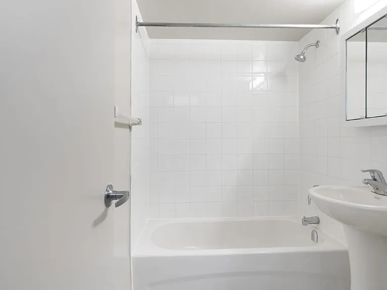 3201 Lawrence Ave E — Photo 15