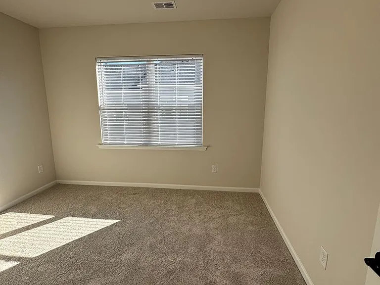 8911 Nettleton Ave — Photo 27