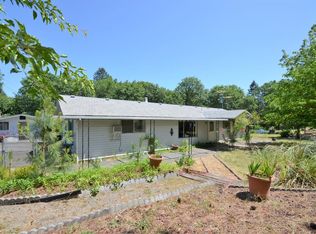 165 S Marble Dr, Grants Pass, OR 97526