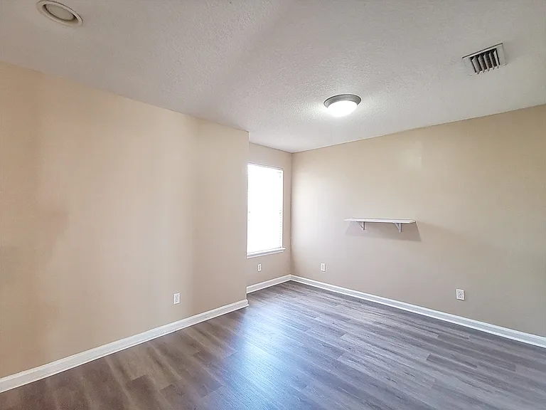 2352 Sunset Bluff Dr — Photo 9