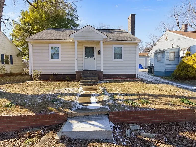 1111 Queen Ann St — Photo 2
