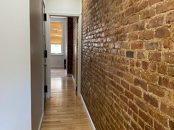 2nd image of 212 Kingsland Ave #1