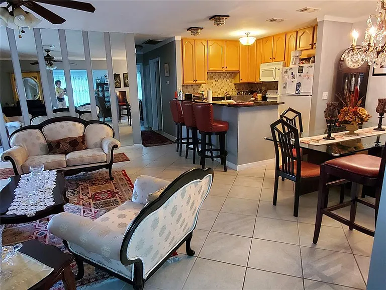 403 Finchley Ct #B — Photo 8