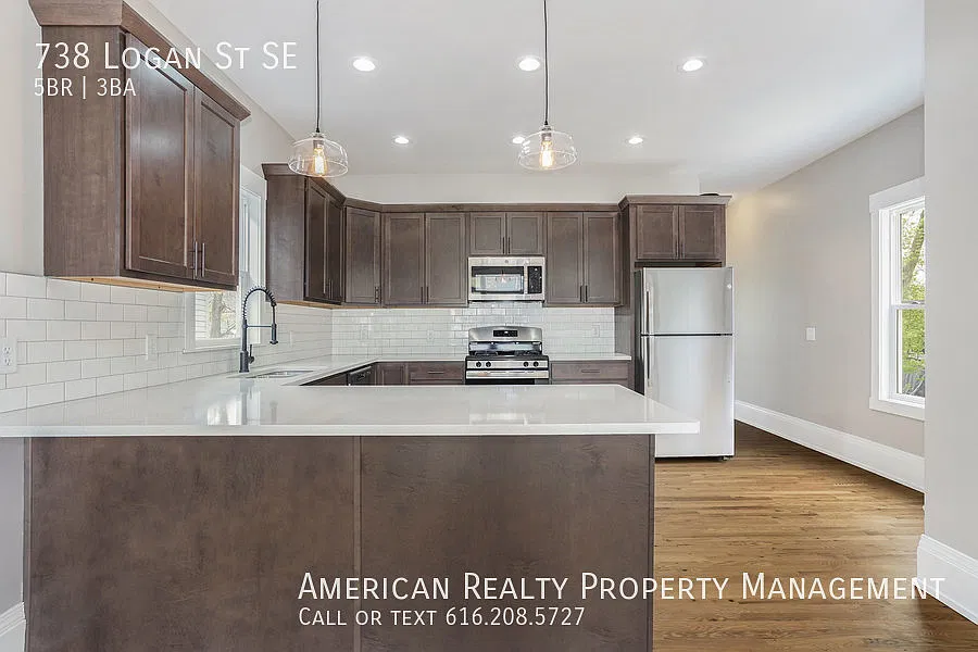 5 bed, 2313 sqft, $3,400 — Photo 3
