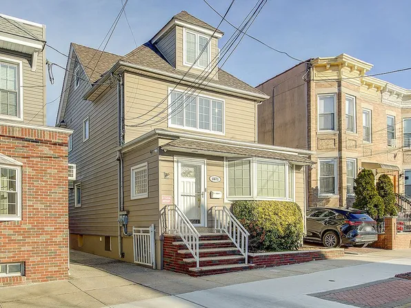 6671 74th St, Middle Village, NY 11379