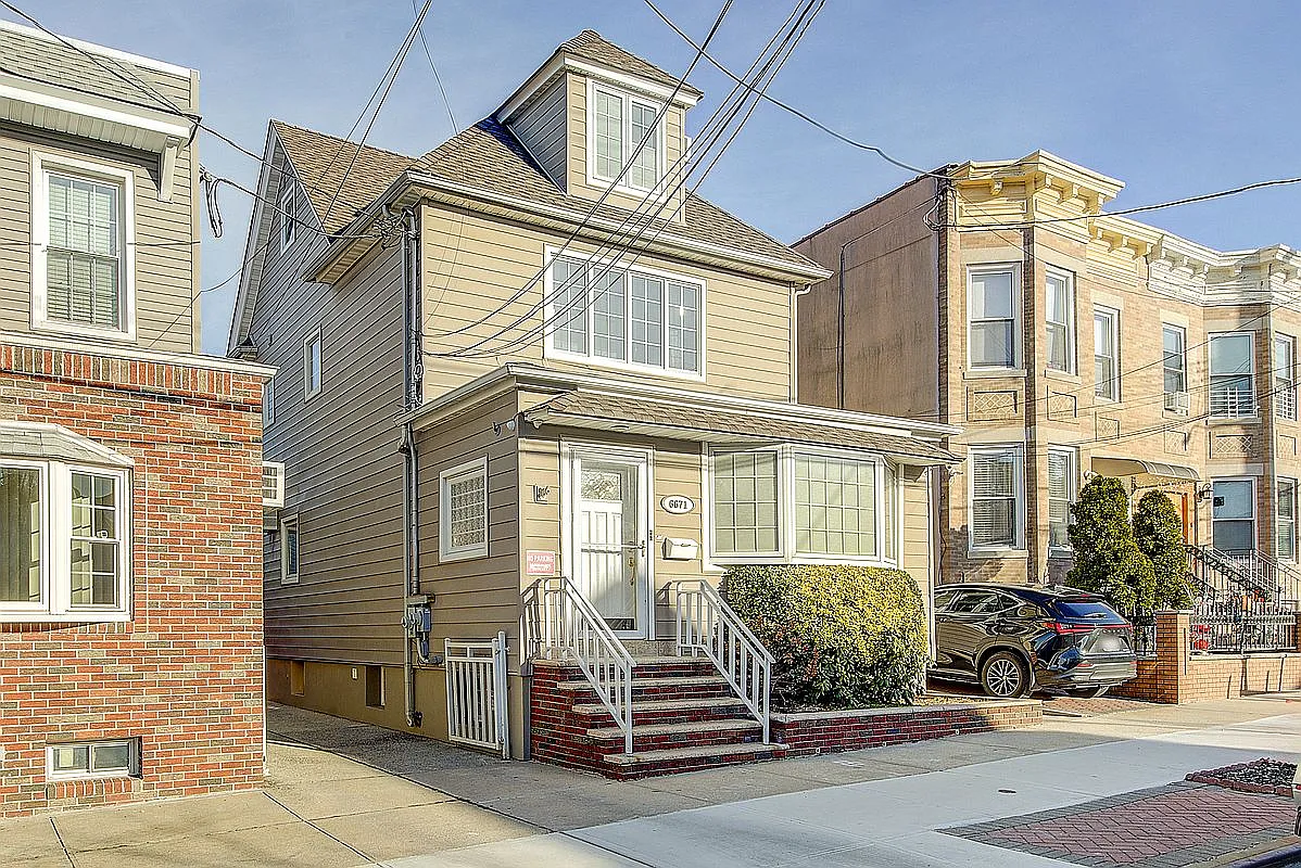 6671 74th St photo 1