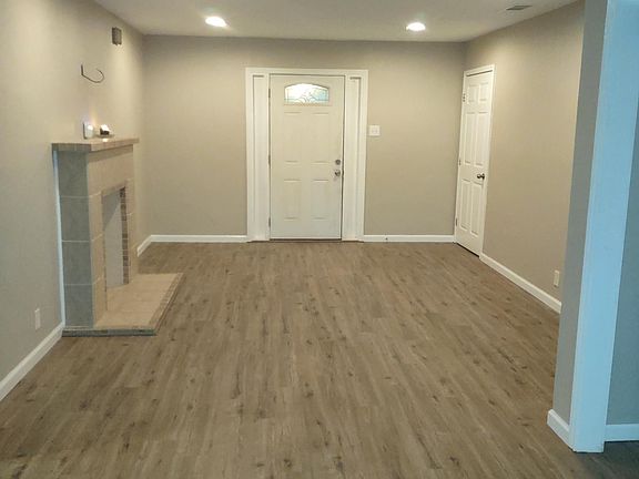 3rd image of 218 W Montana Ave