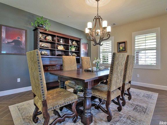 3rd image of 647 W Tramonto Dr