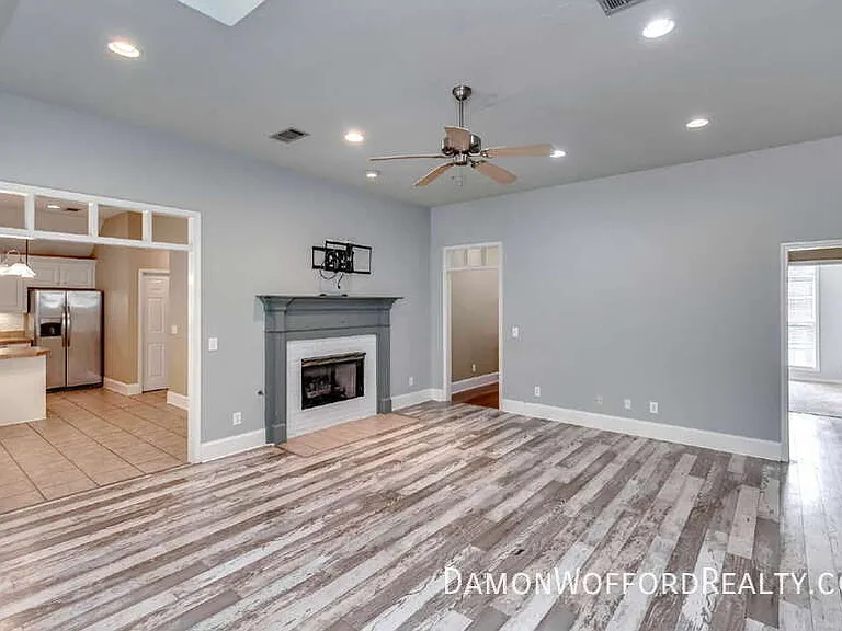 124 Raintree Rd — Photo 16