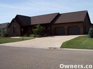 352 E Meuser Dr, Paxton, IL 60957