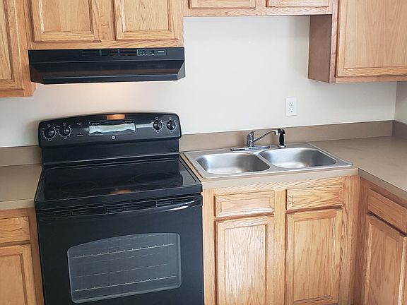 2nd image of 2-3528 Brockton Ln #2