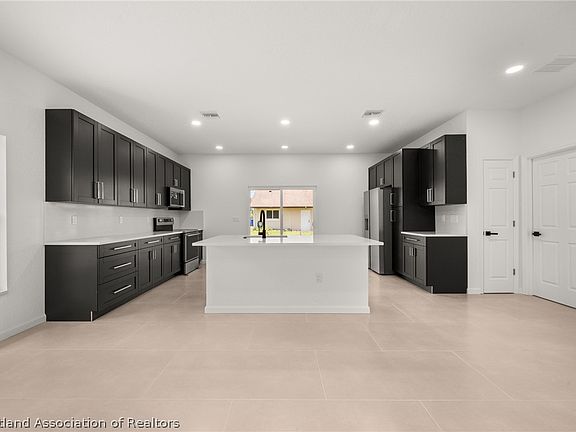 3rd image of 501 Fiat Ave