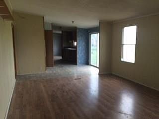 2nd image of 8921 Karens Cor