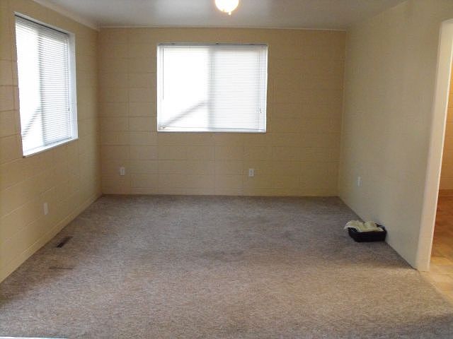 2nd image of 841-43 Lake Elmo Dr