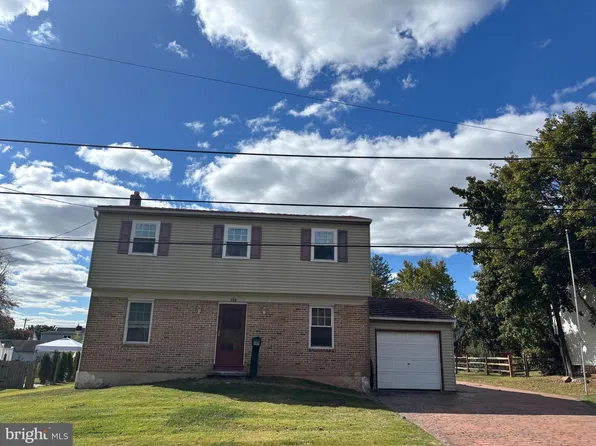 172 Chestnut St, Chalfont, PA 18914