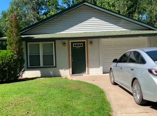 706 E Campus Dr, Carbondale, IL 62901