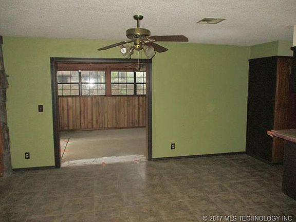 5th image of 1696 E Hereford Ln