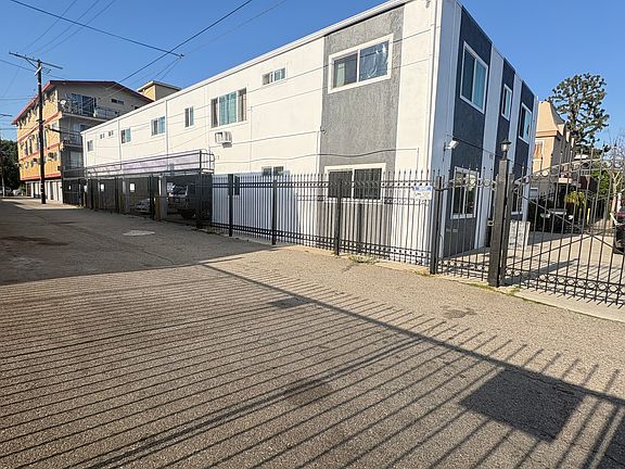 4th image of 16051 Cantlay St APT 4