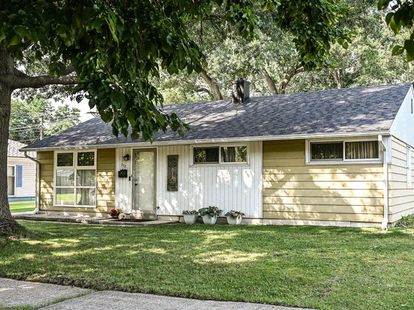 333 Manchester Dr, South Bend, IN 46615
