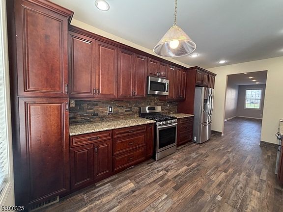 2nd image of 503 Coventry Dr