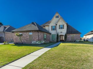 130 Grandview Terrace Dr, Youngsville, LA 70592
