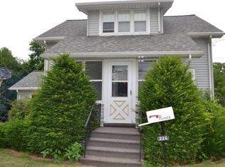 226 N 6th St, De Pere, WI 54115