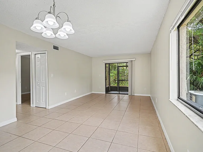 4534 Sleepy Oak Ln #4534 — Photo 4