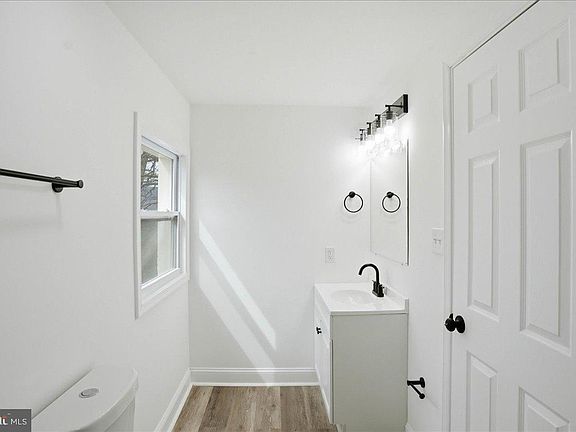 3rd image of 3221 Laurel Grove Rd