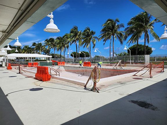 2nd image of 2899 Collins Ave #31