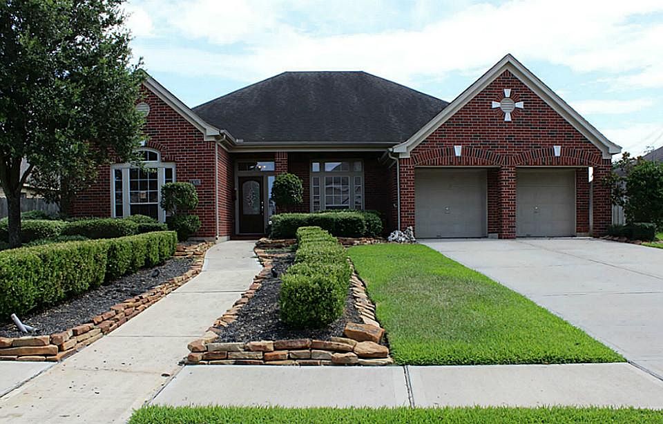 Formal Perry model home. Upgrades galore!
