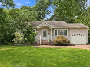 27 S Ketcham Avenue, Amityville, NY 11701
