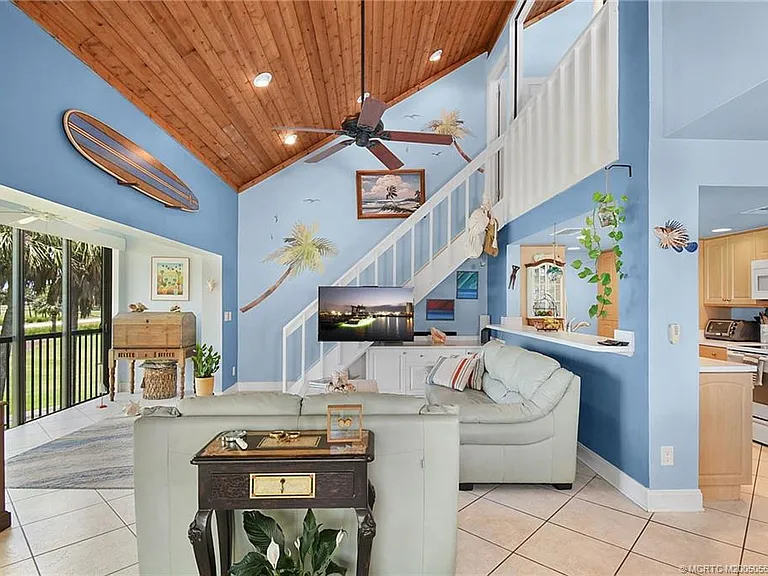 324 NE Golfview Cir #324 — Photo 11