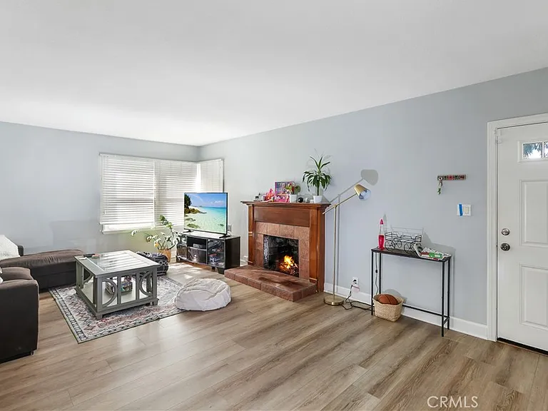 417 N Citrus St — Photo 5